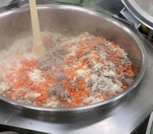 汁物の調理の様子